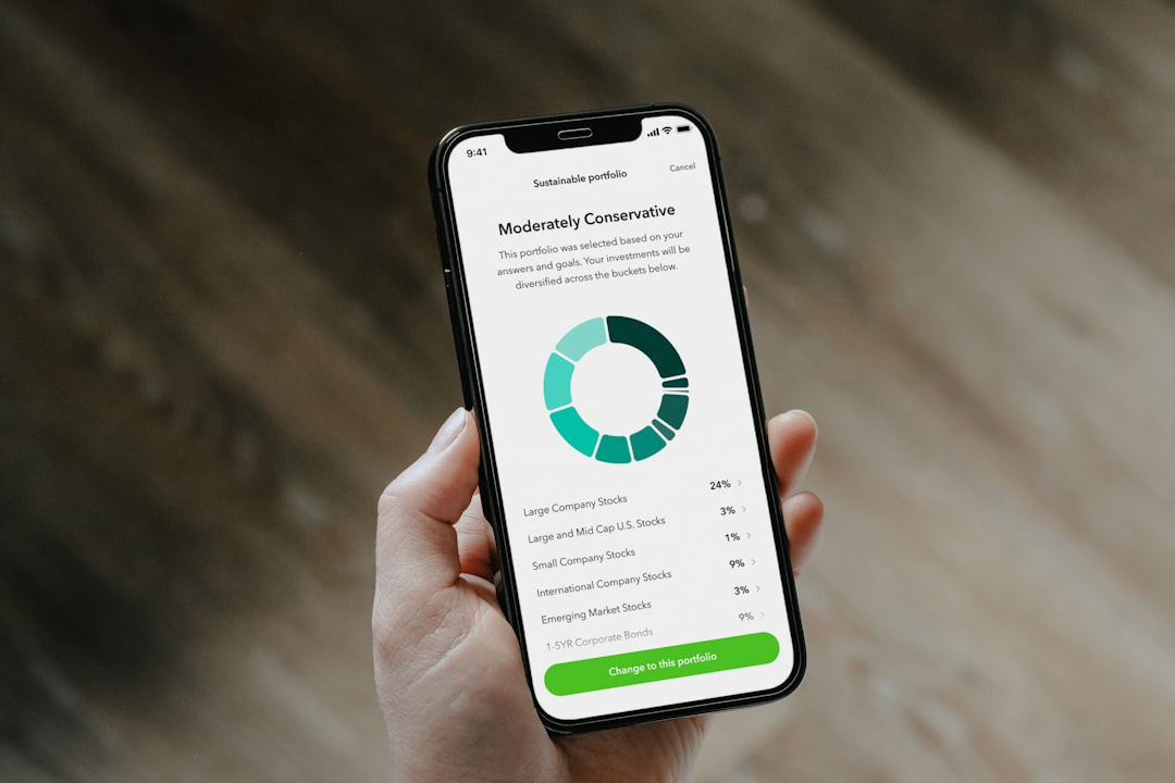 calorie and macro coaching dashboard data on mobile app screen