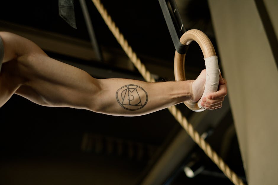 Dexcom G7 sensor worn on upper arm during gym workout